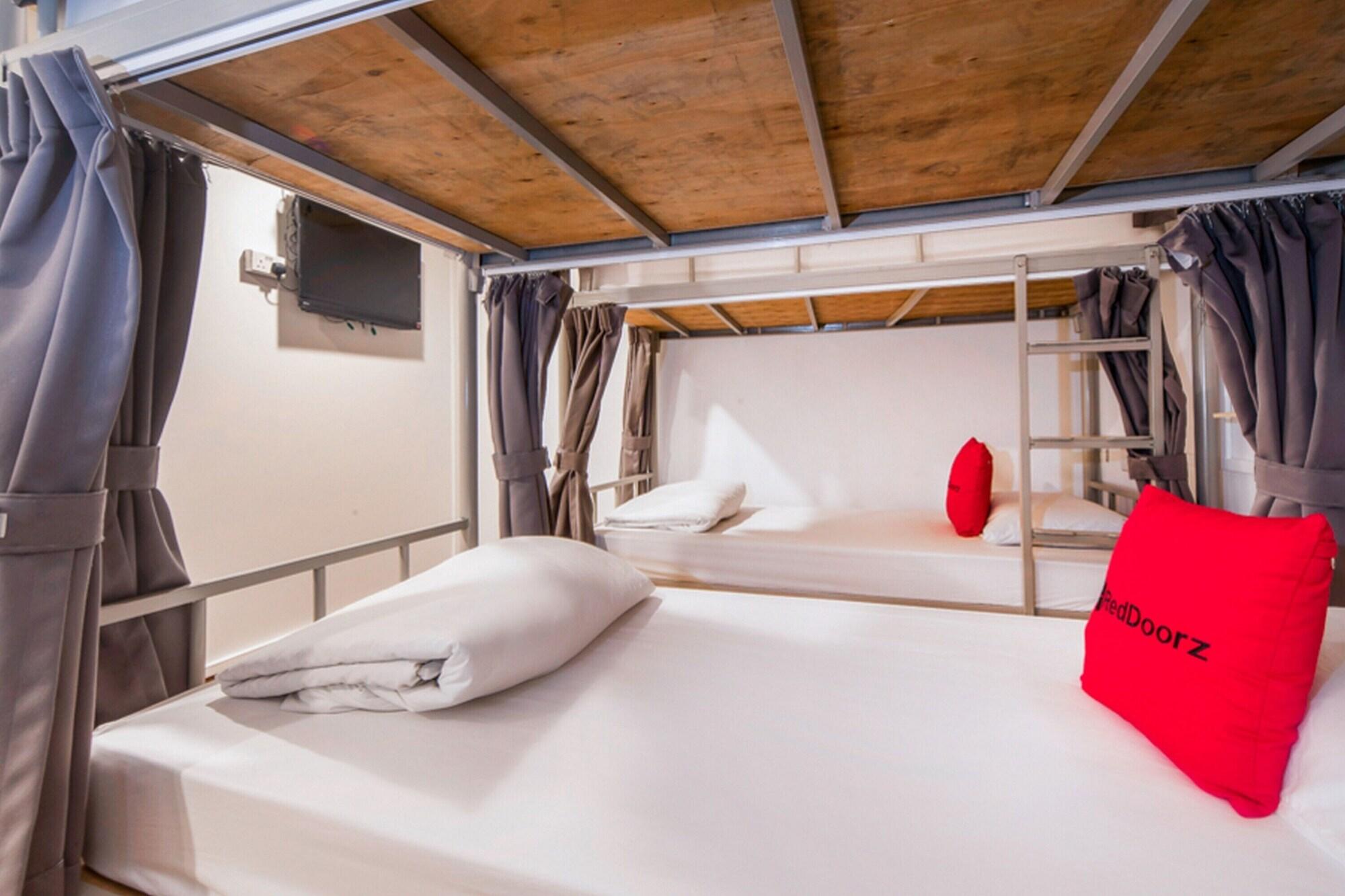 Reddoorz Hostel @ Kallang Mrt Singapore Eksteriør billede