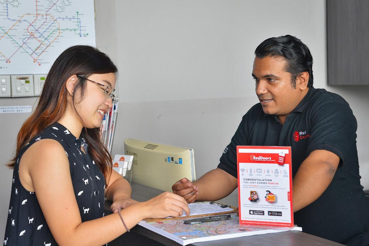 Reddoorz Hostel @ Kallang Mrt Singapore Eksteriør billede