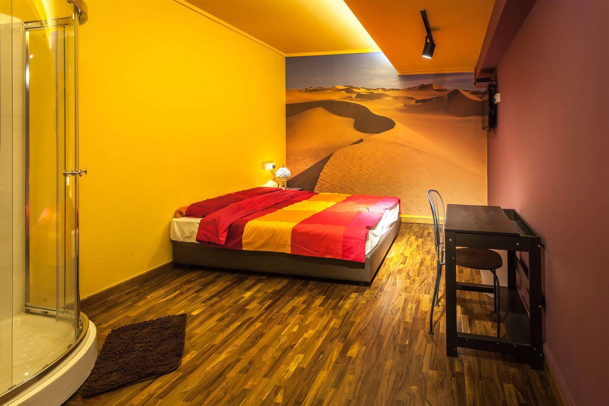 Reddoorz Hostel @ Kallang Mrt Singapore Eksteriør billede